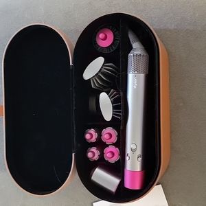 Dyson Airwrap LIKE NEW!